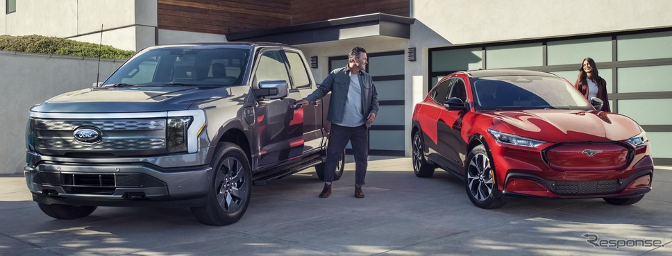 フォード F-150 ライトニング と フォード・マスタング・マッハE《photo by Ford》