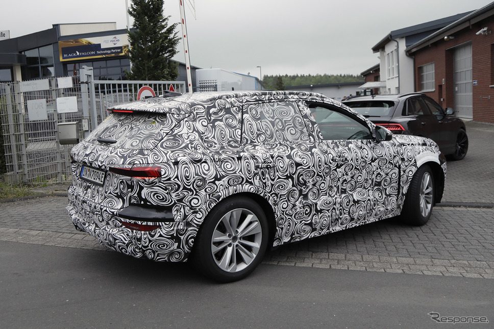 アウディ SQ6 e-tron 市販型プロトタイプ スクープ写真《APOLLO NEWS SERVICE》