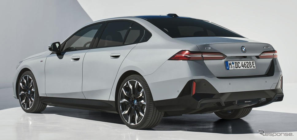BMW i5 の「eDrive40」《photo by BMW》