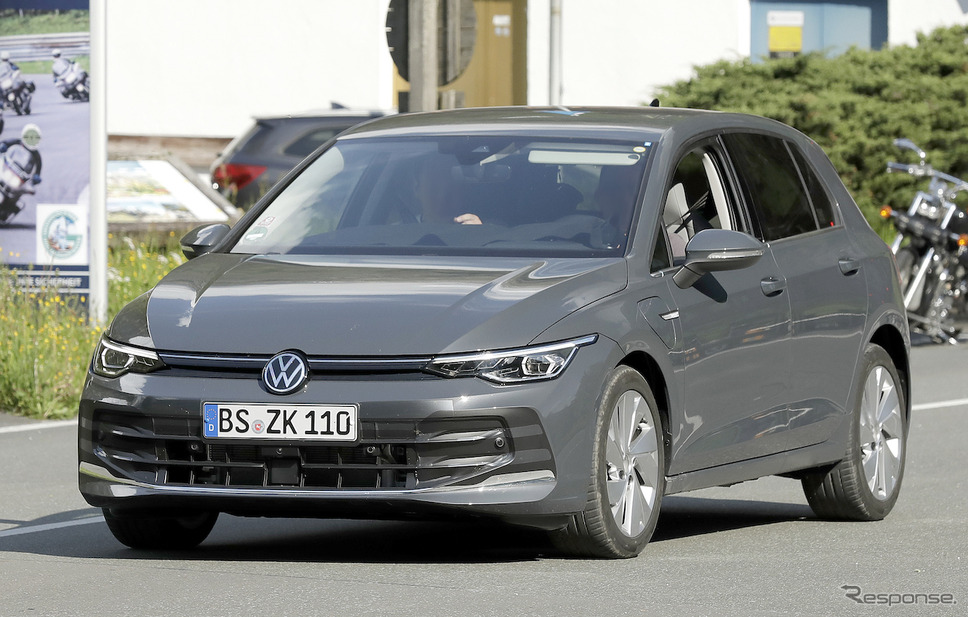 VW ゴルフ 改良新型プロトタイプ(スクープ写真)《APOLLO NEWS SERVICE》