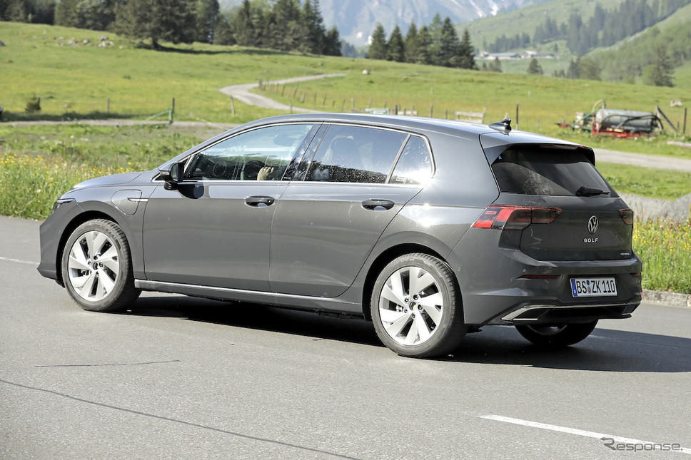 VW ゴルフ 改良新型プロトタイプ(スクープ写真)《APOLLO NEWS SERVICE》