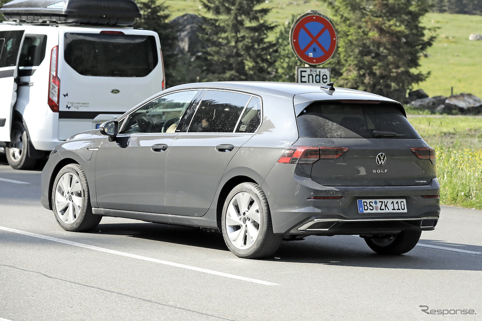 VW ゴルフ 改良新型プロトタイプ(スクープ写真)《APOLLO NEWS SERVICE》