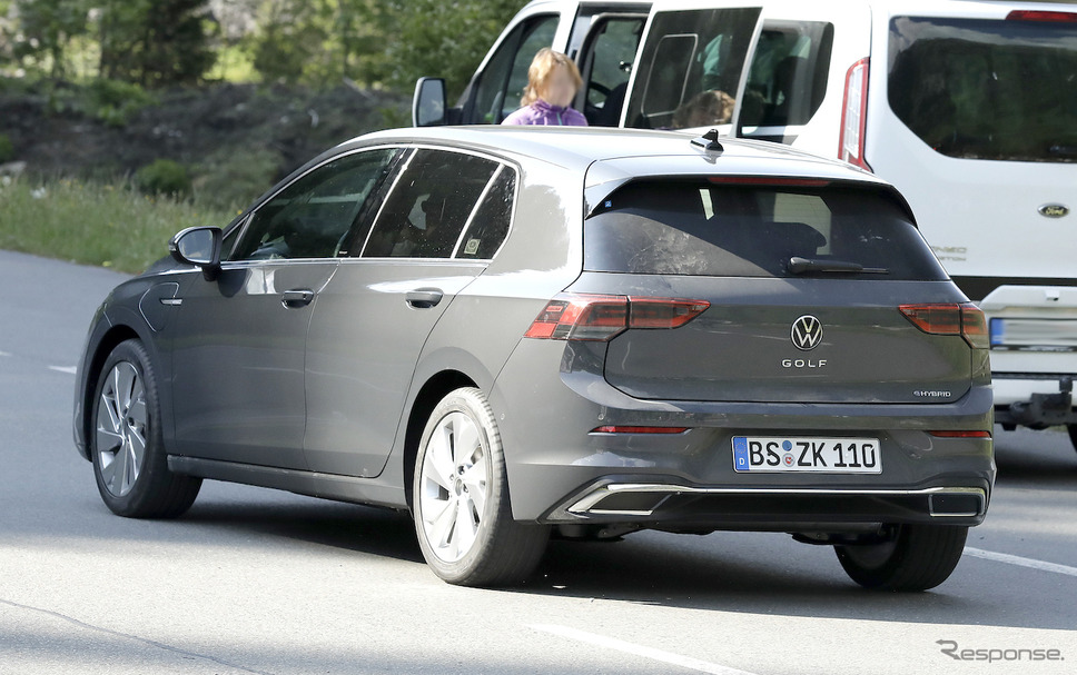 VW ゴルフ 改良新型プロトタイプ(スクープ写真)《APOLLO NEWS SERVICE》