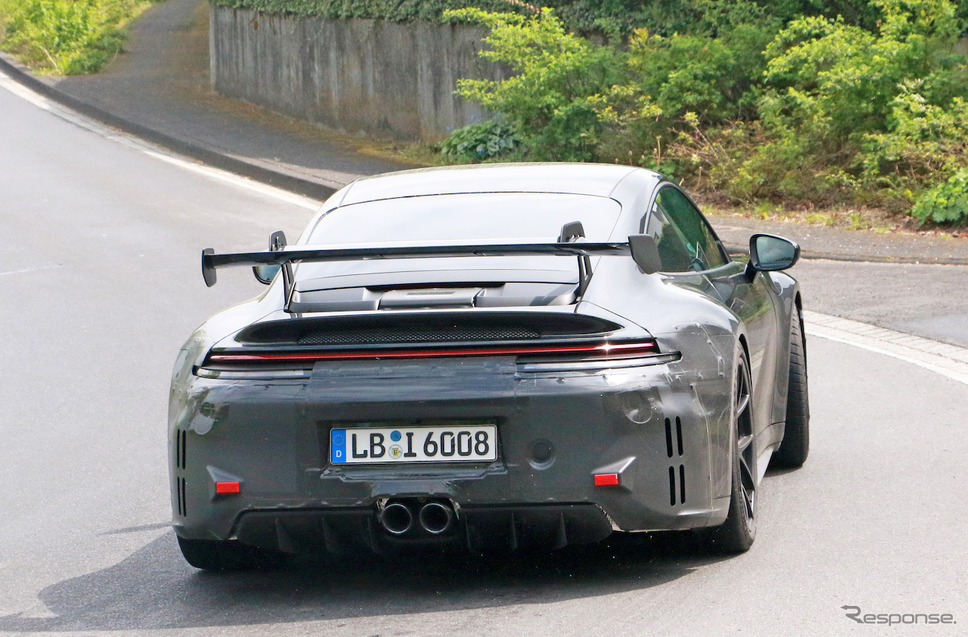 ポルシェ 911 GT3 改良新型プロトタイプ（スクープ写真）《APOLLO NEWS SERVICE》