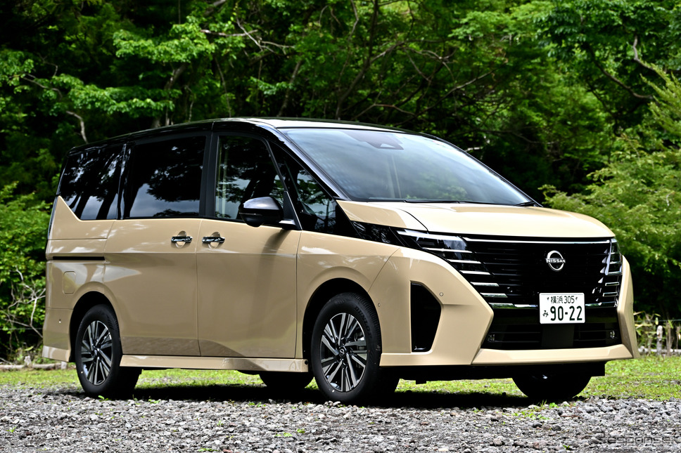 日産 セレナ e-POWER ハイウェイスターV(ボディカラー:利休)《写真撮影 雪岡直樹》