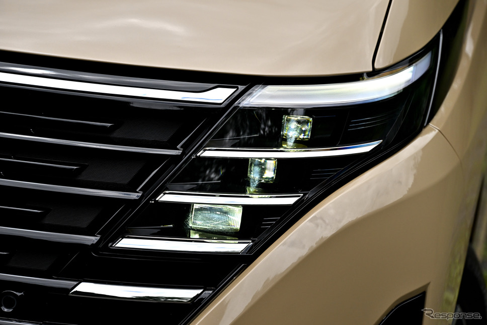 日産 セレナ e-POWER ハイウェイスターV(ボディカラー:利休)《写真撮影 雪岡直樹》