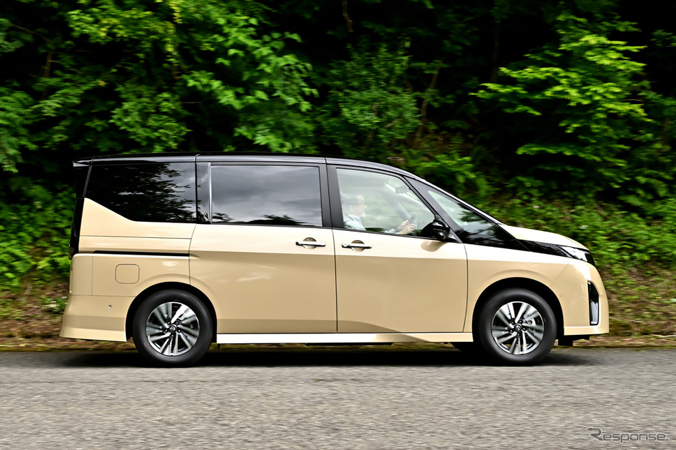 日産 セレナ e-POWER ハイウェイスターV(ボディカラー:利休)《写真撮影 雪岡直樹》