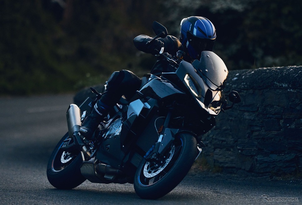 BMW M 1000 XR のプロトタイプ《photo by BMW》