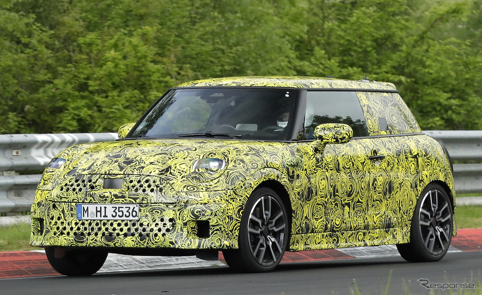 MINI クーパー S 次期型プロトタイプ(スクープ写真)《APOLLO NEWS SERVICE》
