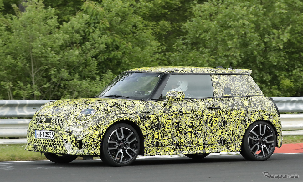 MINI クーパー S 次期型プロトタイプ(スクープ写真)《APOLLO NEWS SERVICE》