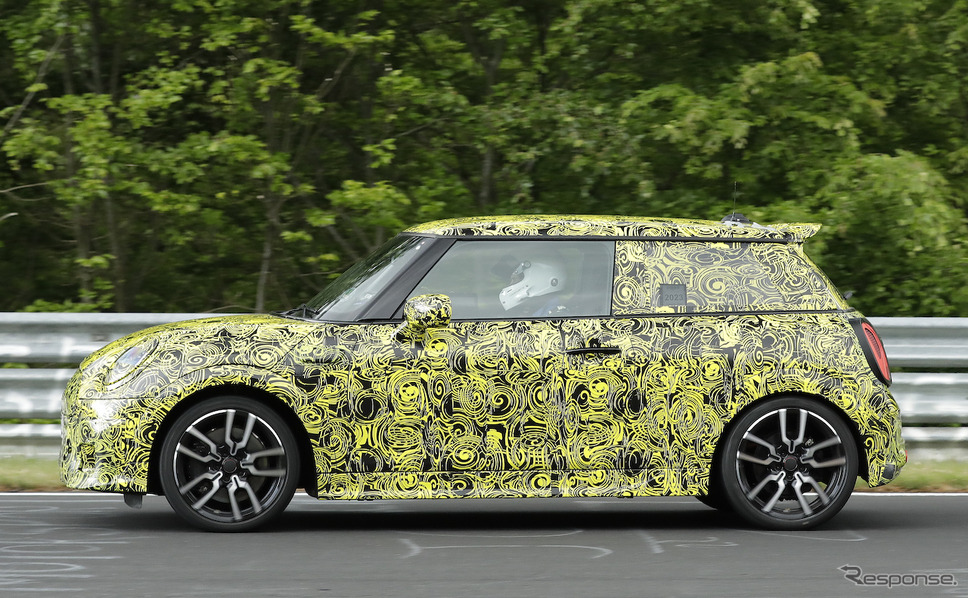 MINI クーパー S 次期型プロトタイプ(スクープ写真)《APOLLO NEWS SERVICE》