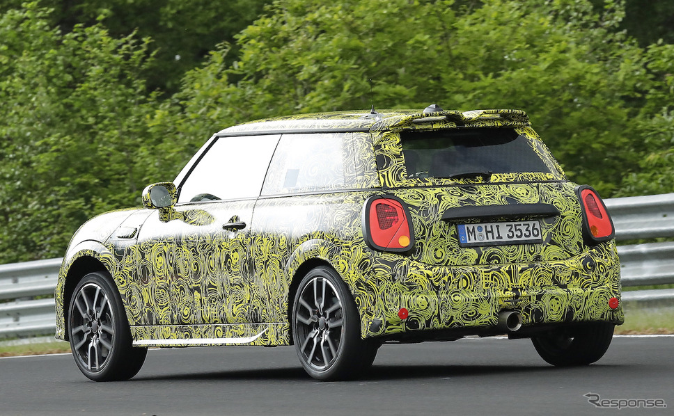 MINI クーパー S 次期型プロトタイプ(スクープ写真)《APOLLO NEWS SERVICE》