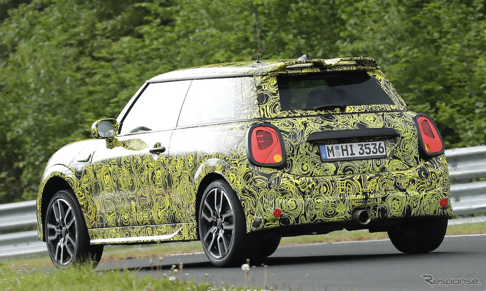 MINI クーパー S 次期型プロトタイプ(スクープ写真)《APOLLO NEWS SERVICE》