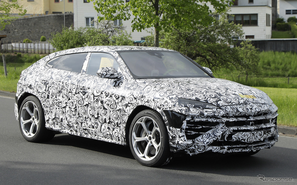 ランボルギーニ ウルス PHEV プロトタイプ(スクープ写真)《APOLLO NEWS SERVICE》