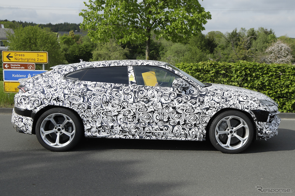 ランボルギーニ ウルス PHEV プロトタイプ(スクープ写真)《APOLLO NEWS SERVICE》
