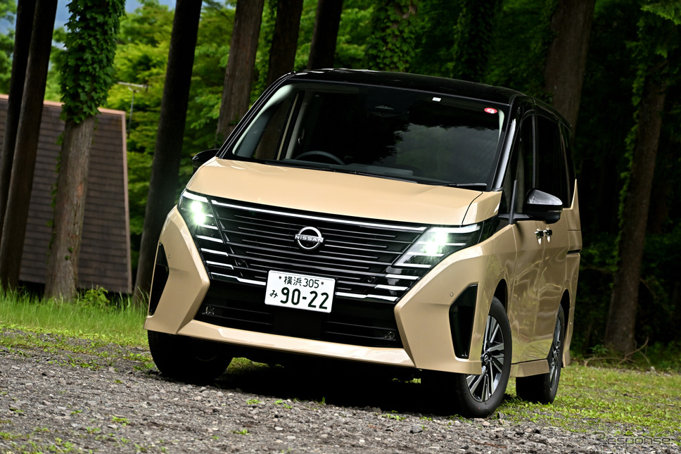 日産 セレナ e-POWER ハイウェイスターV(ボディカラー:利休)《写真撮影 雪岡直樹》