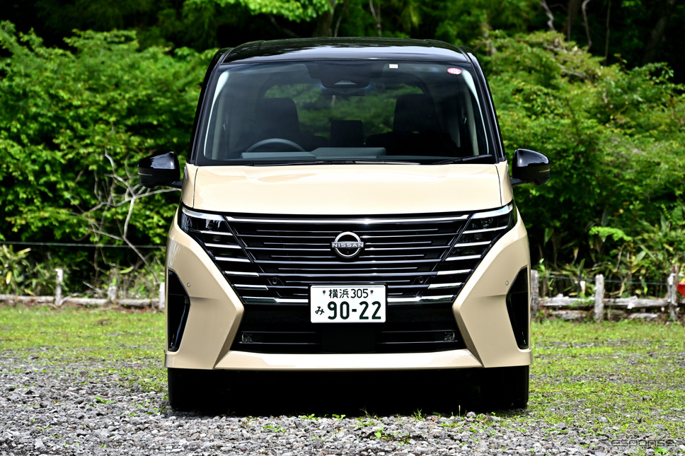日産 セレナ e-POWER ハイウェイスターV(ボディカラー:利休)《写真撮影 雪岡直樹》