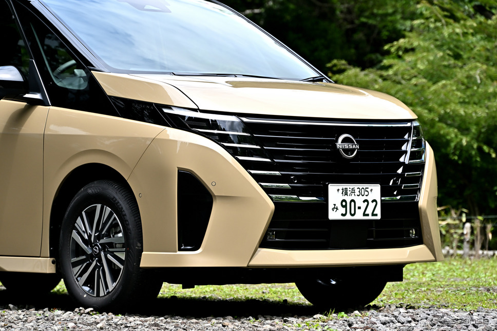 日産 セレナ e-POWER ハイウェイスターV(ボディカラー:利休)《写真撮影 雪岡直樹》