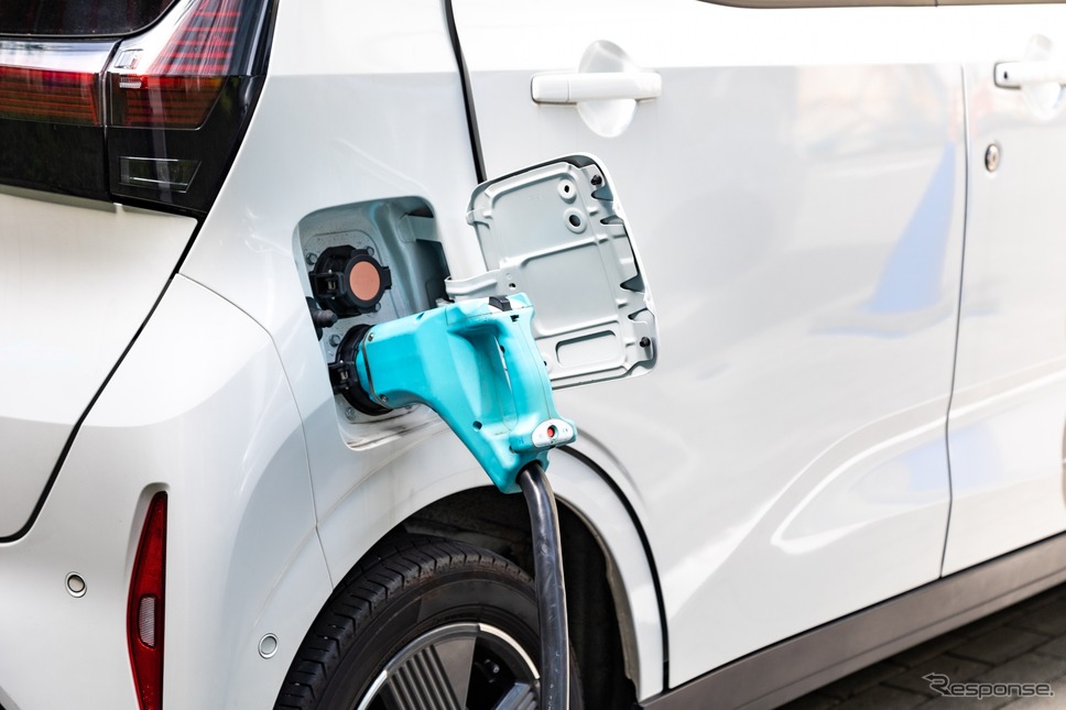 電気自動車(EV)の充電(イメージ)《写真提供 AC》