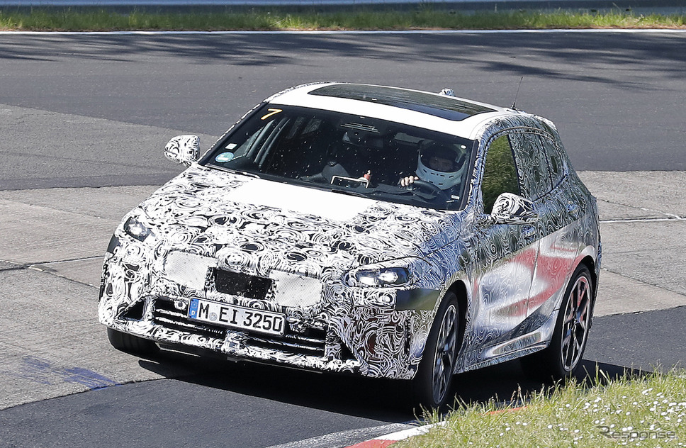 BMW 1シリーズ プロトタイプ(スクープ写真)《APOLLO NEWS SERVICE》