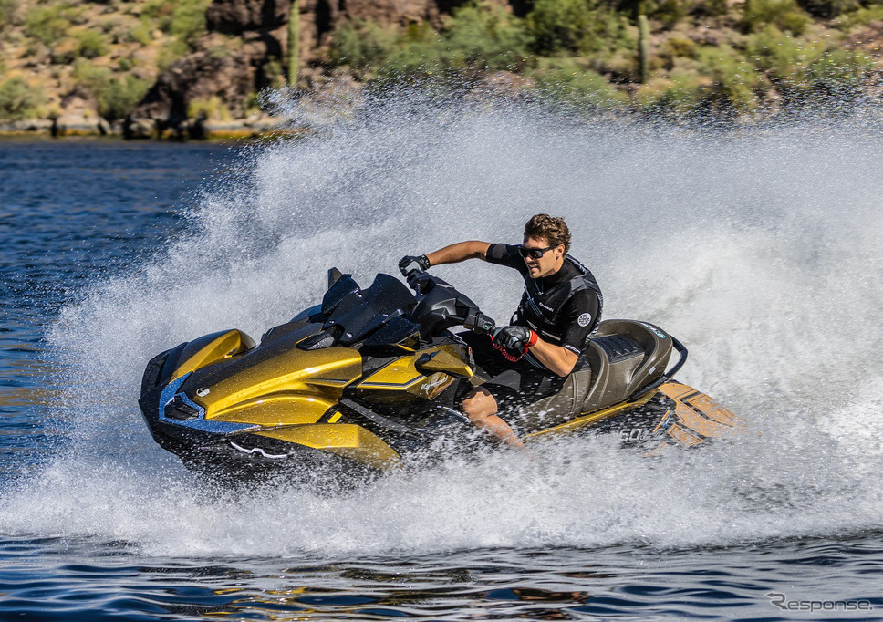 JET SKI ULTRA 160LX《写真提供:カワサキモータースジャパン》