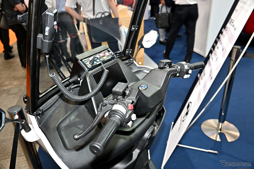 トーハツの3輪EV消防バイク、颯(東京国際消防防災展2023)《写真撮影 雪岡直樹》