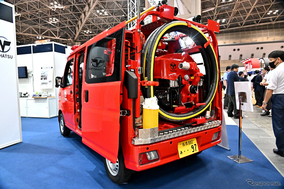 トーハツの軽4WD小型消防車デッキバンタイプ(東京国際消防防災展2023)《写真撮影 雪岡直樹》