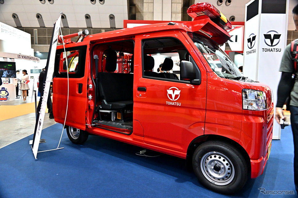 トーハツの軽4WD小型消防車デッキバンタイプ(東京国際消防防災展2023)《写真撮影 雪岡直樹》