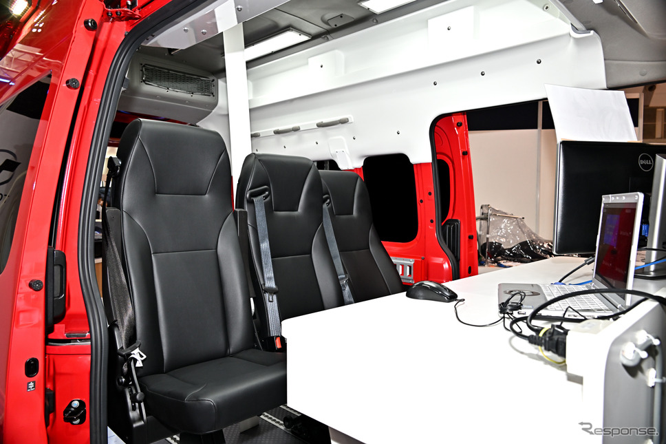 トーハツの消防機材搭載多用途消防車(東京国際消防防災展2023)《写真撮影 雪岡直樹》