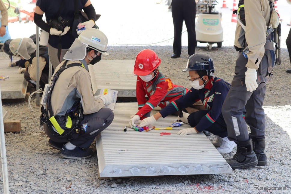 けんせつ探検隊2022夏休みシリーズ:新名神高速道路 大戸川橋他2橋(PC上部工)工事現場《写真提供 日建連》