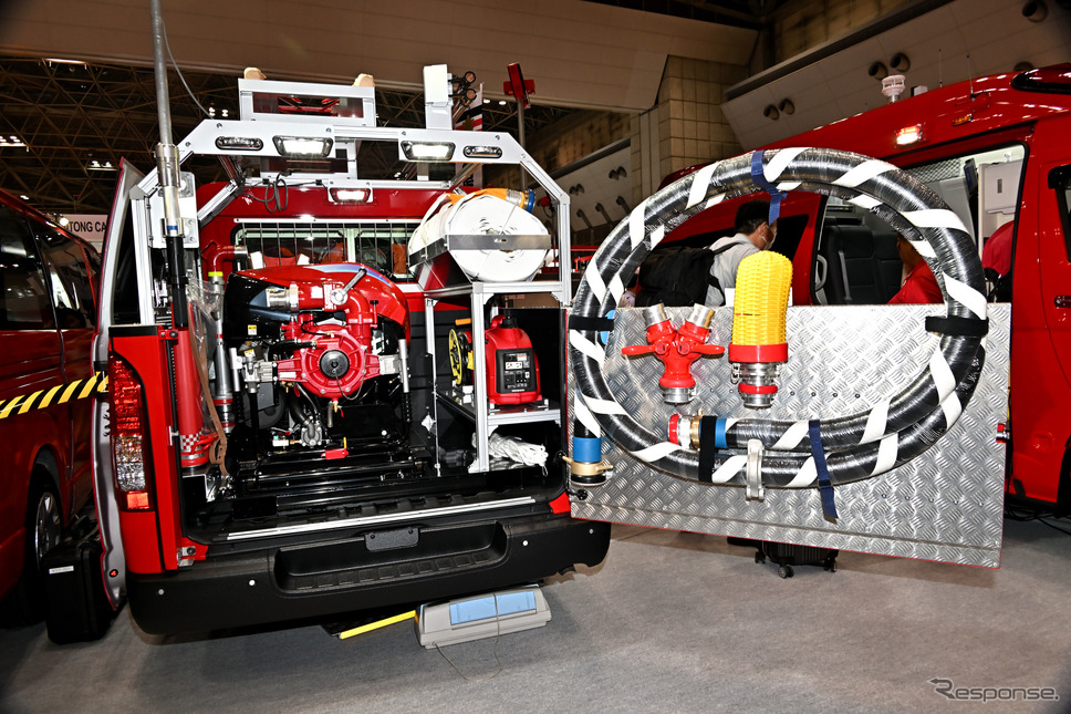 平和機械積載車デッキバンタイプ(東京国際消防防災展2023)《写真撮影 雪岡直樹》