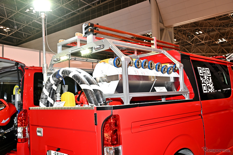 平和機械積載車デッキバンタイプ(東京国際消防防災展2023)《写真撮影 雪岡直樹》