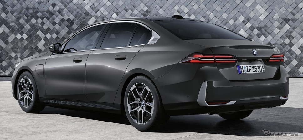 BMW 5シリーズ・セダン 新型の「530e」《photo by BMW》