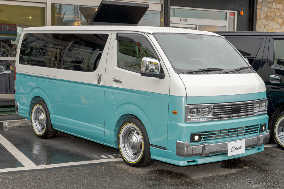 ホワイトパールクリスタルシャインとウォーターミントのツートーンカラー。《写真撮影 関口敬文》
