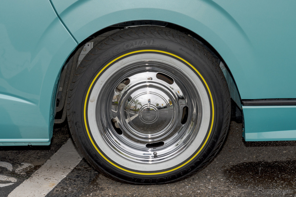 16×7.0J+40のMOONクロームホイールとALLENCOUNTERのCLASSIC OVALの組み合わせ。《写真撮影 関口敬文》