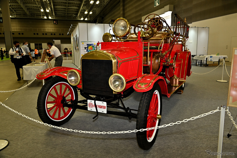 フォード「T型」消防ポンプ車(1920年製。東京国際消防防災展2023)《写真撮影 雪岡直樹》