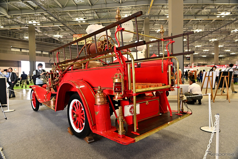 フォード「T型」消防ポンプ車(1920年製。東京国際消防防災展2023)《写真撮影 雪岡直樹》