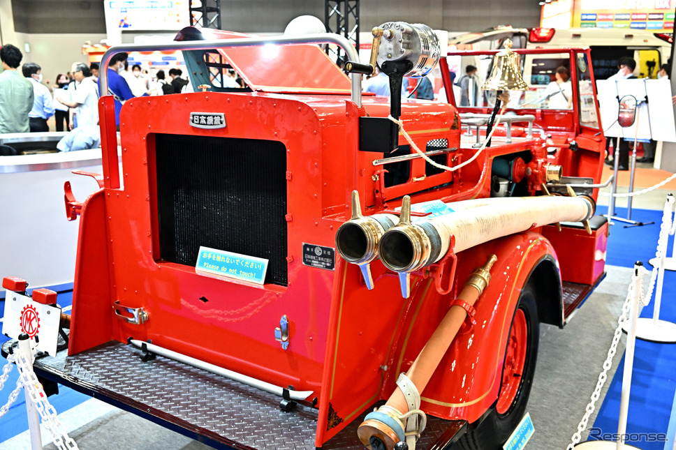 日本工業『コメット』(1957年製。東京国際消防防災展2023)《写真撮影 雪岡直樹》