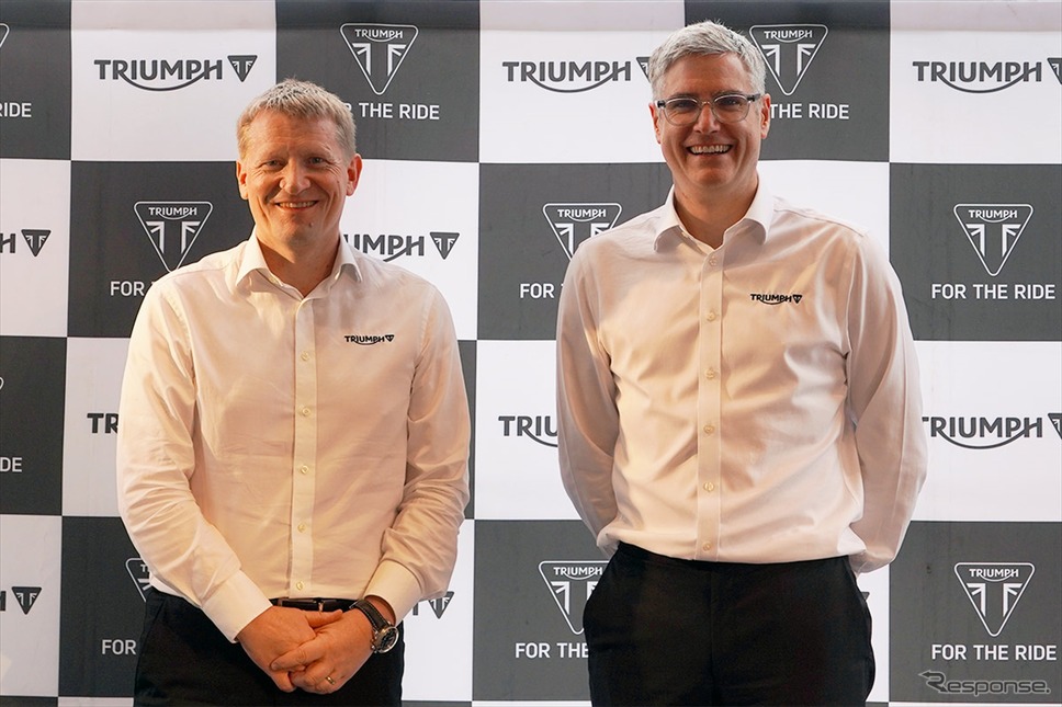 ニック・ブロアーCEO(右)とポール・ストラウド氏COO (Chief Commercial Officer)が来日。トライアンフ松本のオープニングイベントに駆けつけた《写真撮影 小川勤》