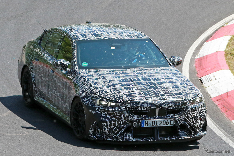 BMW M5 次期型プロトタイプ(スクープ写真)《APOLLO NEWS SERVICE》