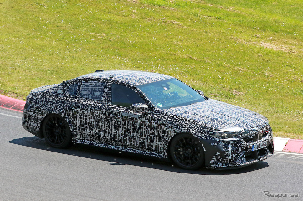 BMW M5 次期型プロトタイプ(スクープ写真)《APOLLO NEWS SERVICE》