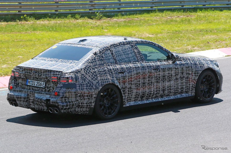 BMW M5 次期型プロトタイプ(スクープ写真)《APOLLO NEWS SERVICE》