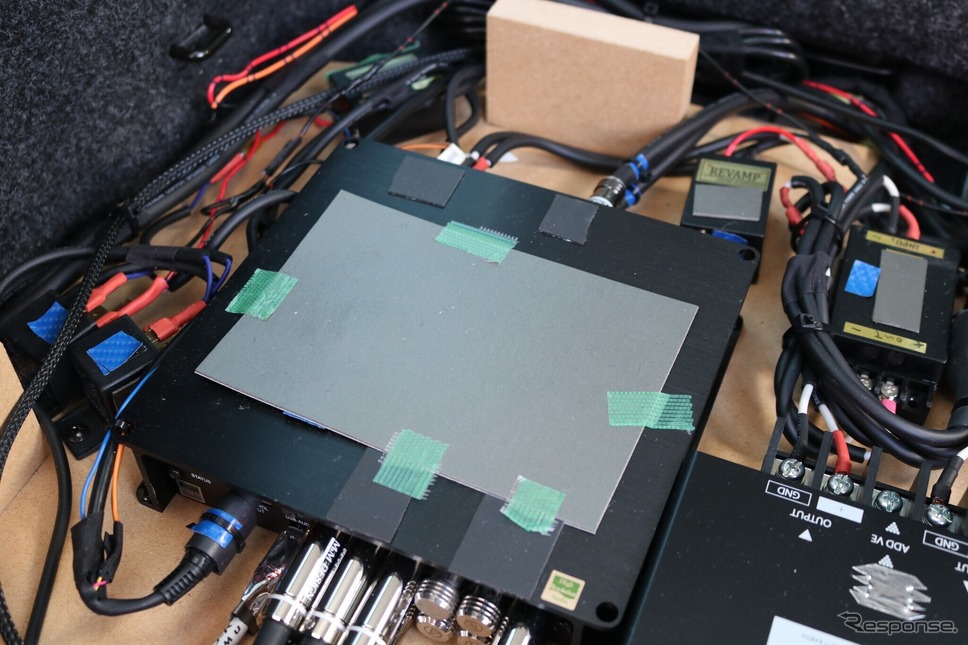 プロセッサーとして採用されたのはヘリックスのDSP ULTRA。フロント3ウェイ+サブウーファーのシステムをコントロールする。