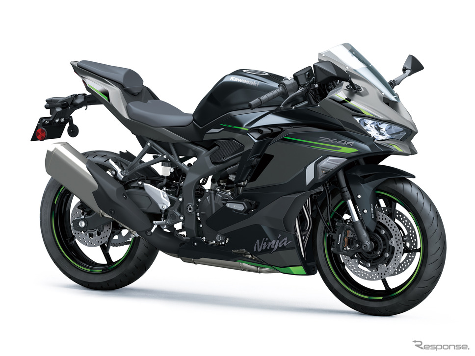 カワサキ Ninja ZX-4R SE(メタリックフラットスパークブラック×メタリックマットグラフェンスチールグレー)《写真提供:カワサキモータースジャパン》