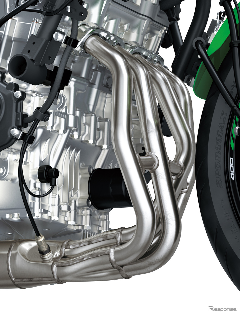 最高出力77psを発揮する新設計の399cc水冷4ストロークDOHC4バルブ並列4気筒エンジン《写真提供:カワサキモータースジャパン》