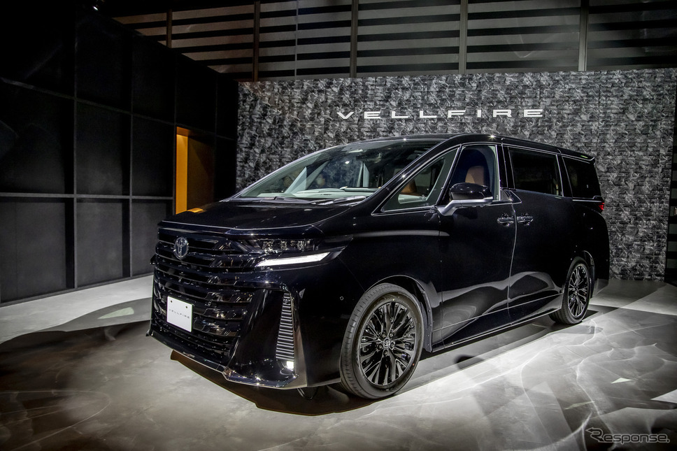 トヨタ ヴェルファイア Z Premier 2.4Lターボ《写真撮影 山内潤也》