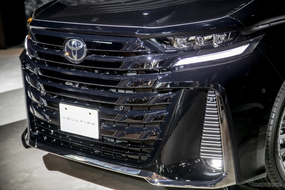 トヨタ ヴェルファイア Z Premier 2.4Lターボ《写真撮影 山内潤也》
