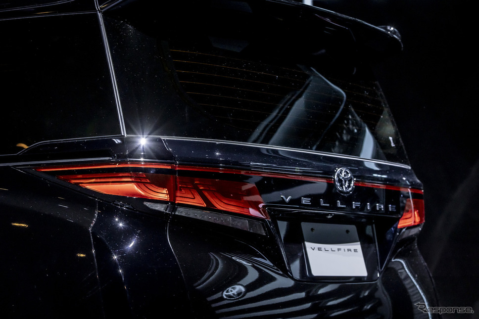 トヨタ ヴェルファイア Z Premier 2.4Lターボ《写真撮影 山内潤也》