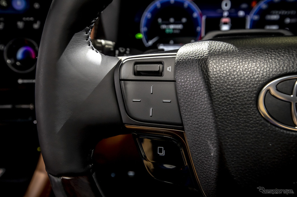 トヨタ ヴェルファイア Z Premier 2.4Lターボ《写真撮影 山内潤也》
