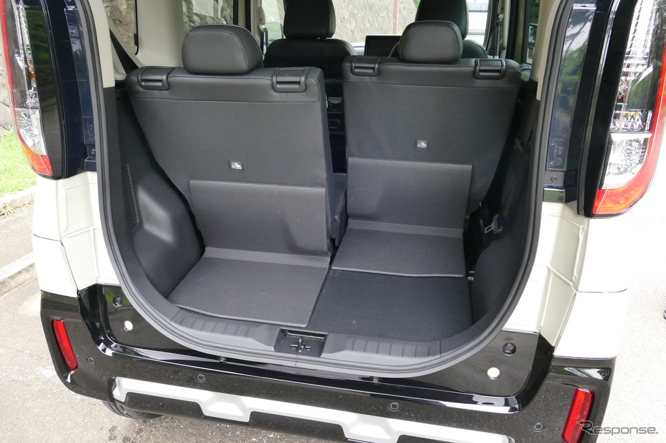三菱 デリカミニ T Premium 4WD《写真撮影 島崎七生人》